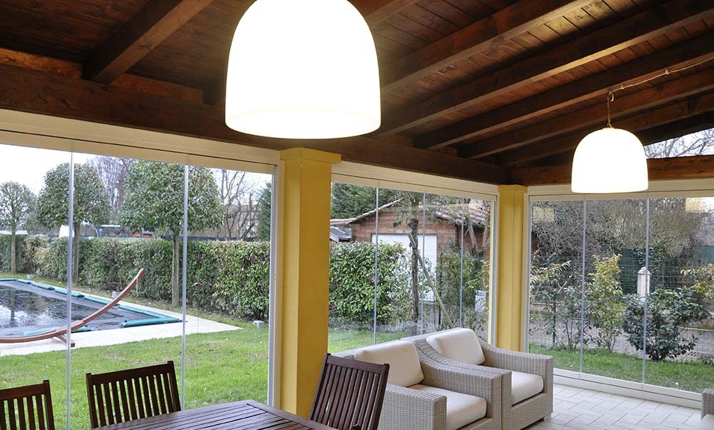 vetrate-su-misura-per-terrazzini-esterni